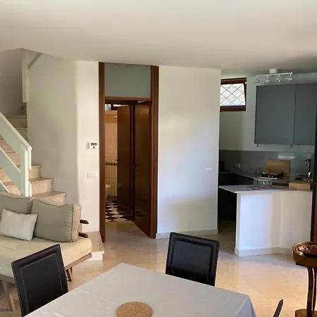 Orta Sulla Riva Del Holiday home