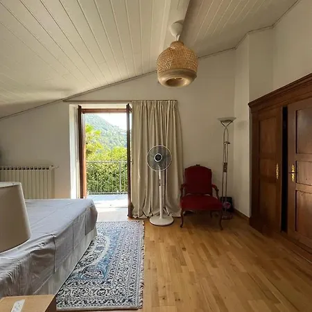 Orta Sulla Riva Del Holiday home